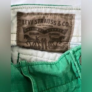 Levi's White Apparel Tag Print